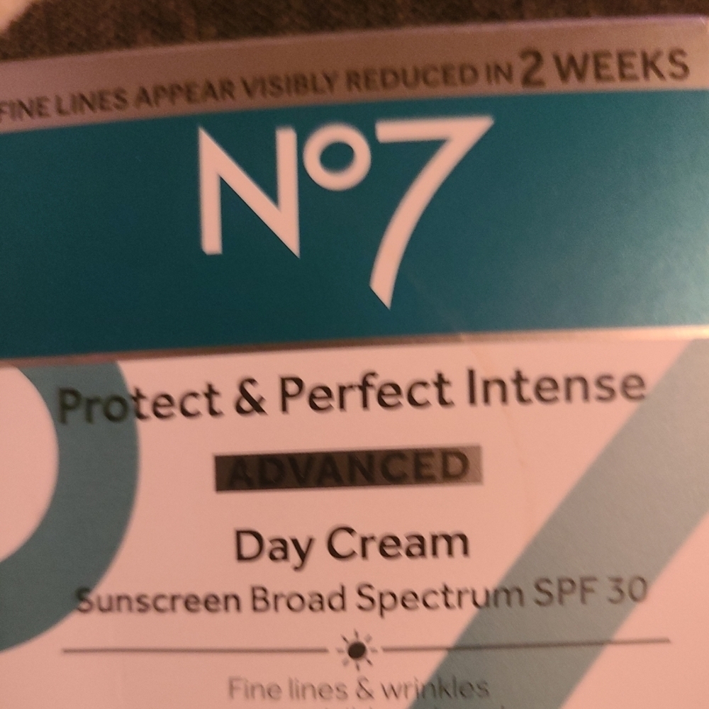 No7 protect perfect intense advanced day cream spf 30 1.7 oz Hp🔥🔥🔥